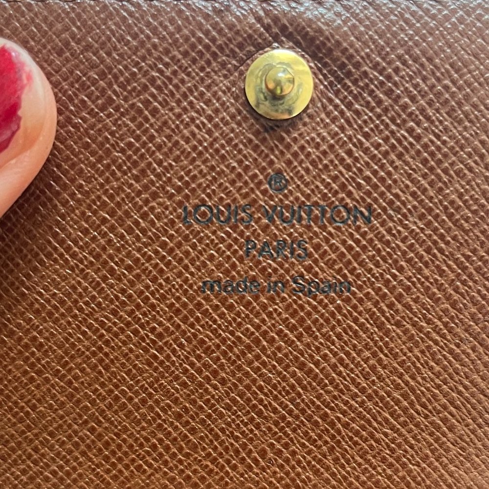 Authentic 2002 Louis Vuitton Monogram Wallet - Picture 3 of 13